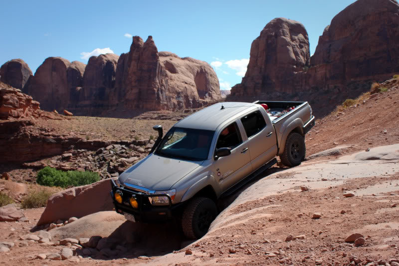 Cliffhanger-29_2e4e02a4c658228eefeb944fe08038d214bf04c7.jpg