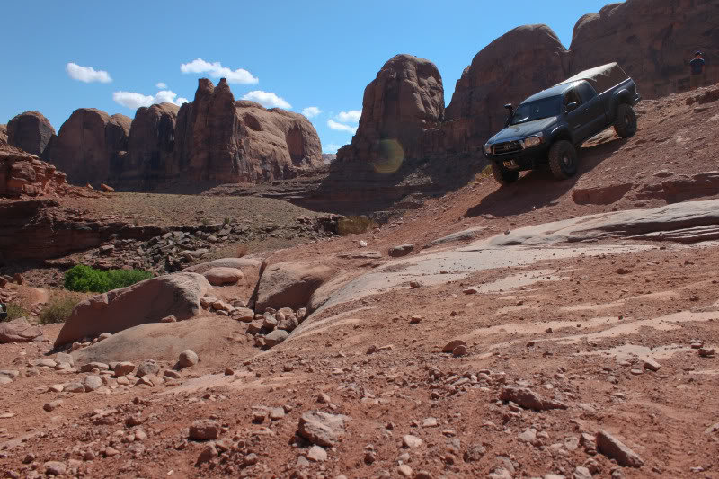 Cliffhanger-31_c2250302e59e22bf68315e5d6749b940aa3989a5.jpg