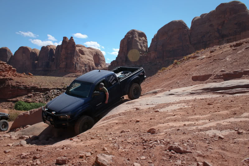 Cliffhanger-34_0d3bb05b0f97e96ea16f5ae4cc8dc0ff0b9da532.jpg