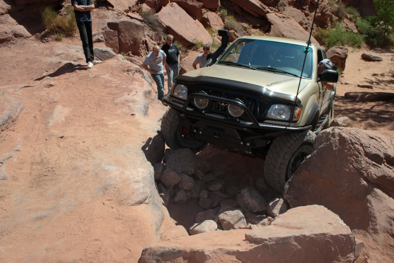 Cliffhanger-39_09e4878ceba1a7733f2ddf7cd5389a5d1a6d387e.jpg