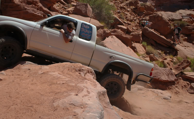 Cliffhanger-42_f388db4b2c44301e909e2b33d5e66b07aa04e11f.jpg