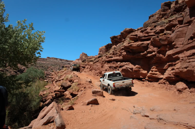 Cliffhanger-43_19480fd154f6e71bafcc5591ef5296d69bf7ac15.jpg