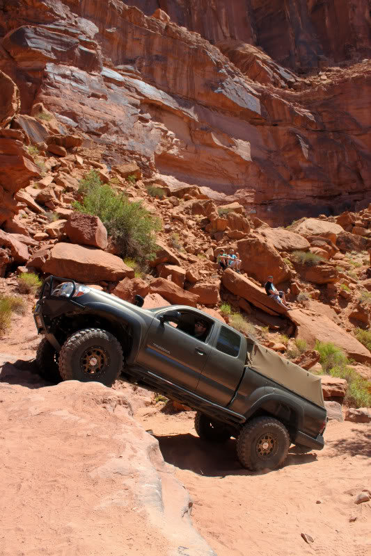 Cliffhanger-47_8b8fafafcc3a1571a54d3270b2fbe05548df5cdf.jpg