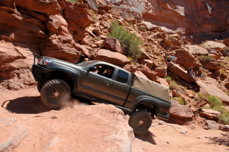 Cliffhanger-48_1b519a78f77321794f6484ecba5a10a4b8d4a52c.jpg