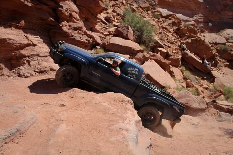 Cliffhanger-54_beaf574b5f9e5ada9dffcd32b15ffe6b7940287f.jpg