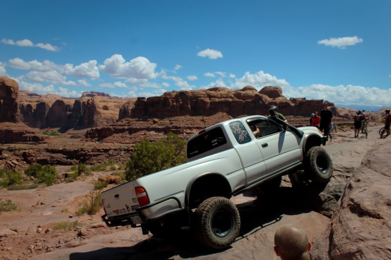 Cliffhanger-73_2addb059058c1a5c16ab4f8682112f6a523f2d19.jpg