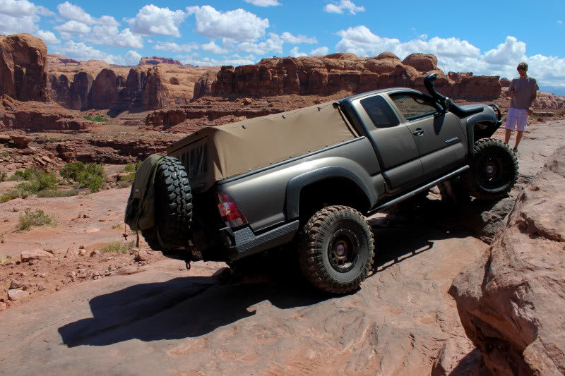 Cliffhanger-80_a05becefaf345a46a9877335ca98e291d8aa0490.jpg
