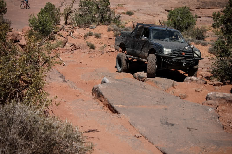 Cliffhanger-82_472217644c3d3e1cf6d664cf3ce9cbd4b13d0f4f.jpg