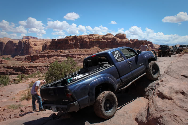 Cliffhanger-86_98bdb44a44b7757e2f84ff9d477ccb616b0ab0c2.jpg
