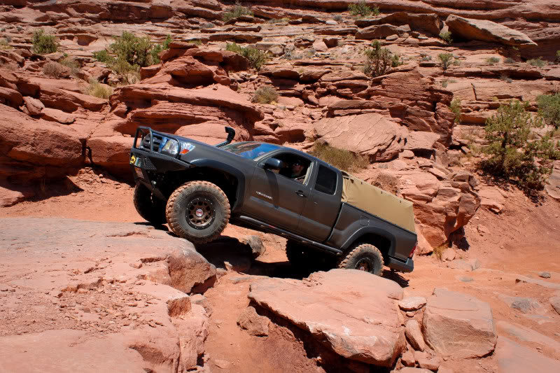 Cliffhanger-97_cfaae83b34cbaad212b69f266ede6bd41681e747.jpg