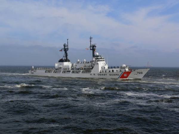 Coast_Guard_Cutter_Rush.jpg