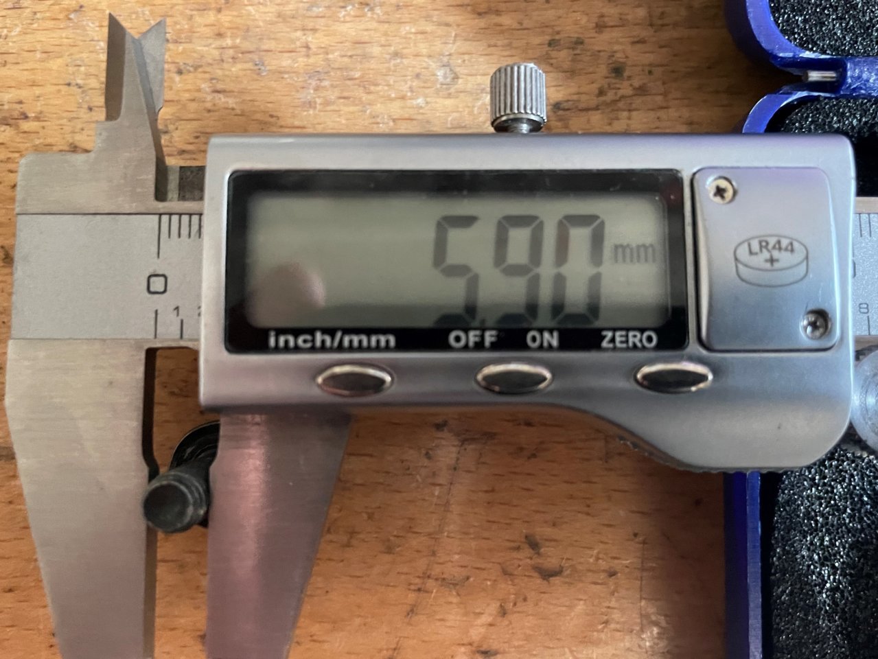 compressor bolt.jpg