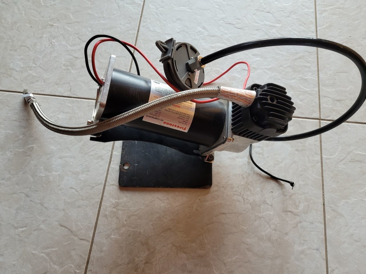 Compressor & mount1.jpg