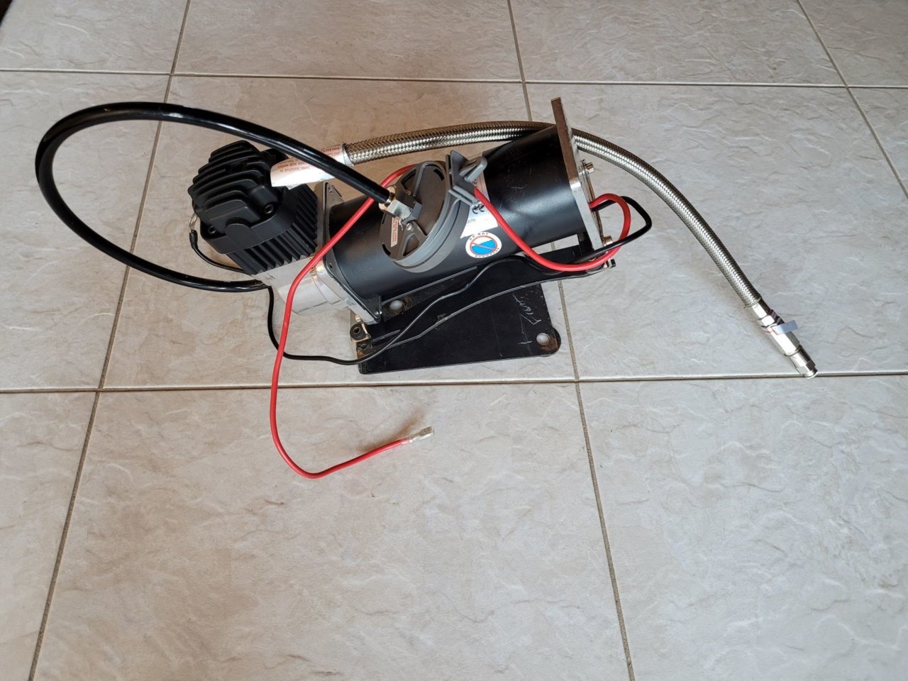 Compressor & mount2.jpg