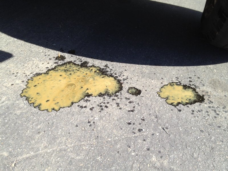 coolant mess under.jpg