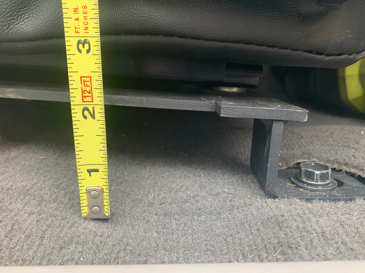 corbeau_brackets_space_underneath.jpg