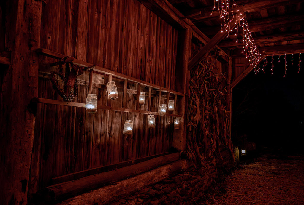 corncrib_ladder_ball_jars3_sm.jpg