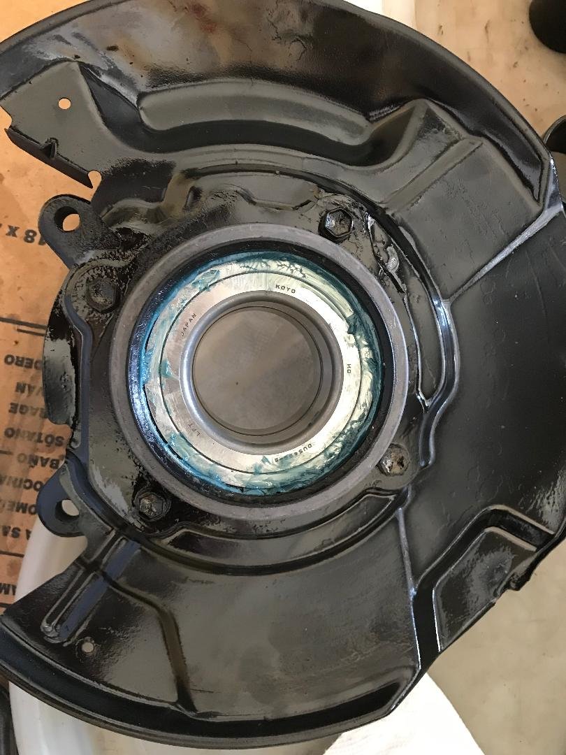 Correct configuration with metal shield to hun side of knuckle.jpg