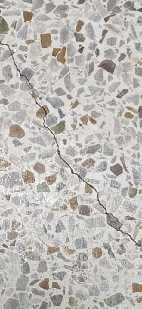 crack2.jpg