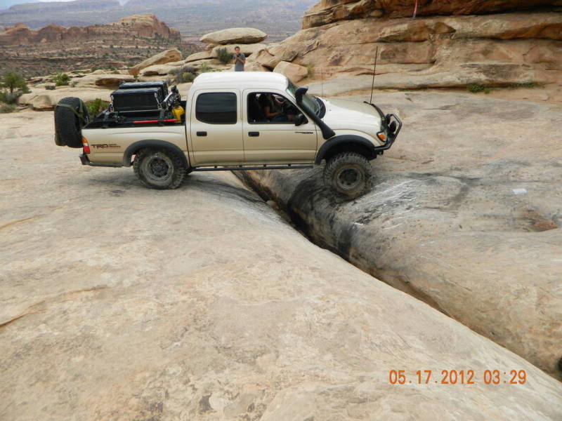 crack_bad1123ce974c8d7d41905727f9b415ca3b1dc73.jpg