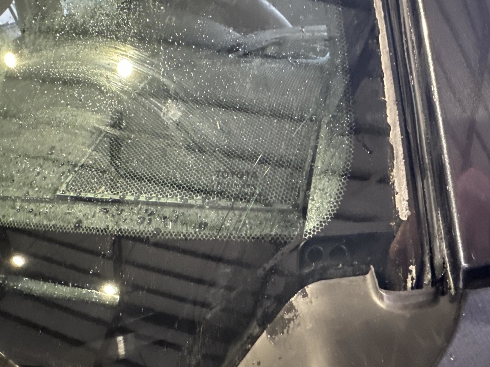 cracked windshield.jpg