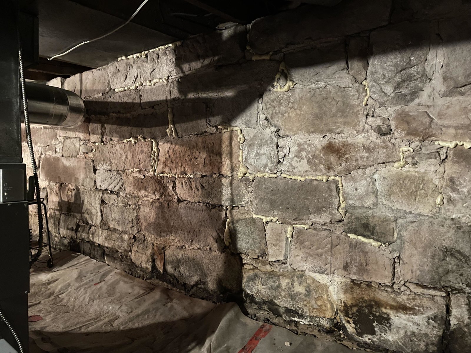 crumbly-mortar-in-old-foundation-wall-v0-a4pjdvnrueaa1.jpg