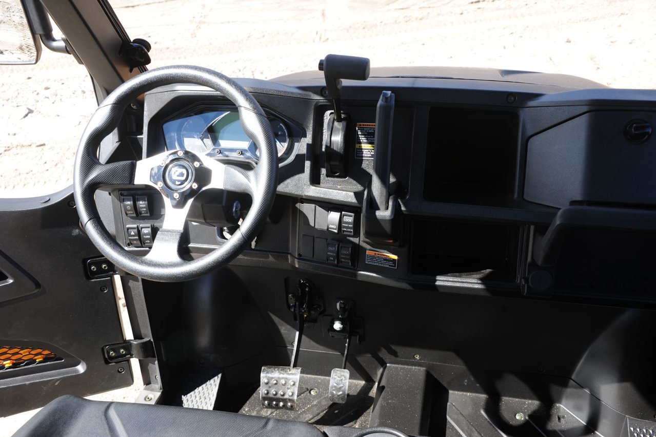 Cub Cadet Challenger 750 Dash.jpg