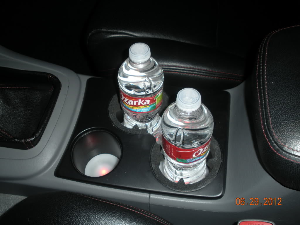 cupholder016_4c8a8abf6ddff57fe3ca76c7344b788de8190514.jpg