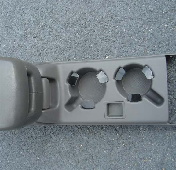 cupholder1_c2facbd9c9ee5afb0679896e79a8783a0a6ee48d.jpg