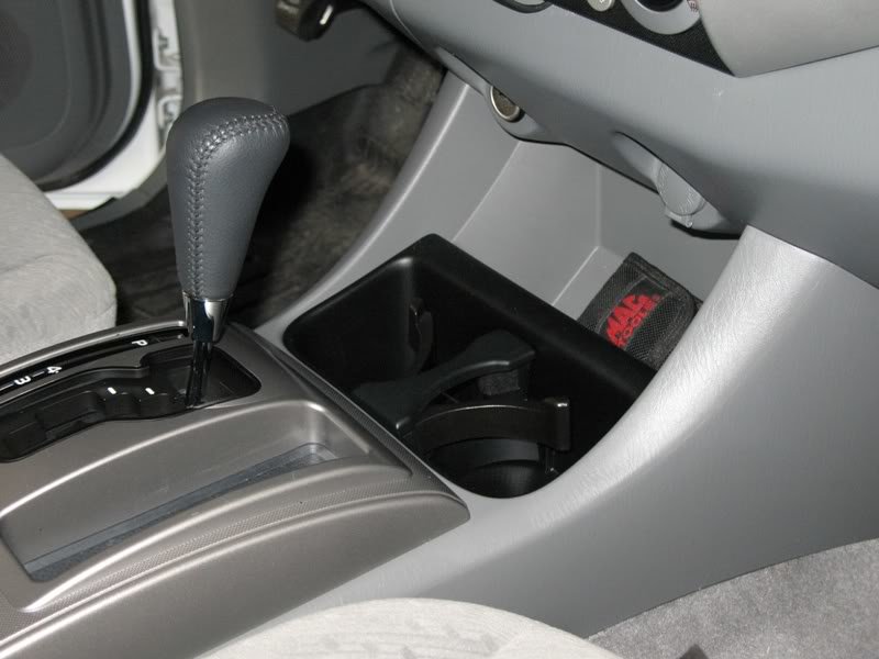 cupholder1_f391123767f64c168a092e326a0c4c2663ab404b.jpg