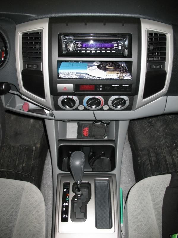 cupholder3_adcb0b196bbcb9fc352b5fb93785c9dde5e8d3ad.jpg