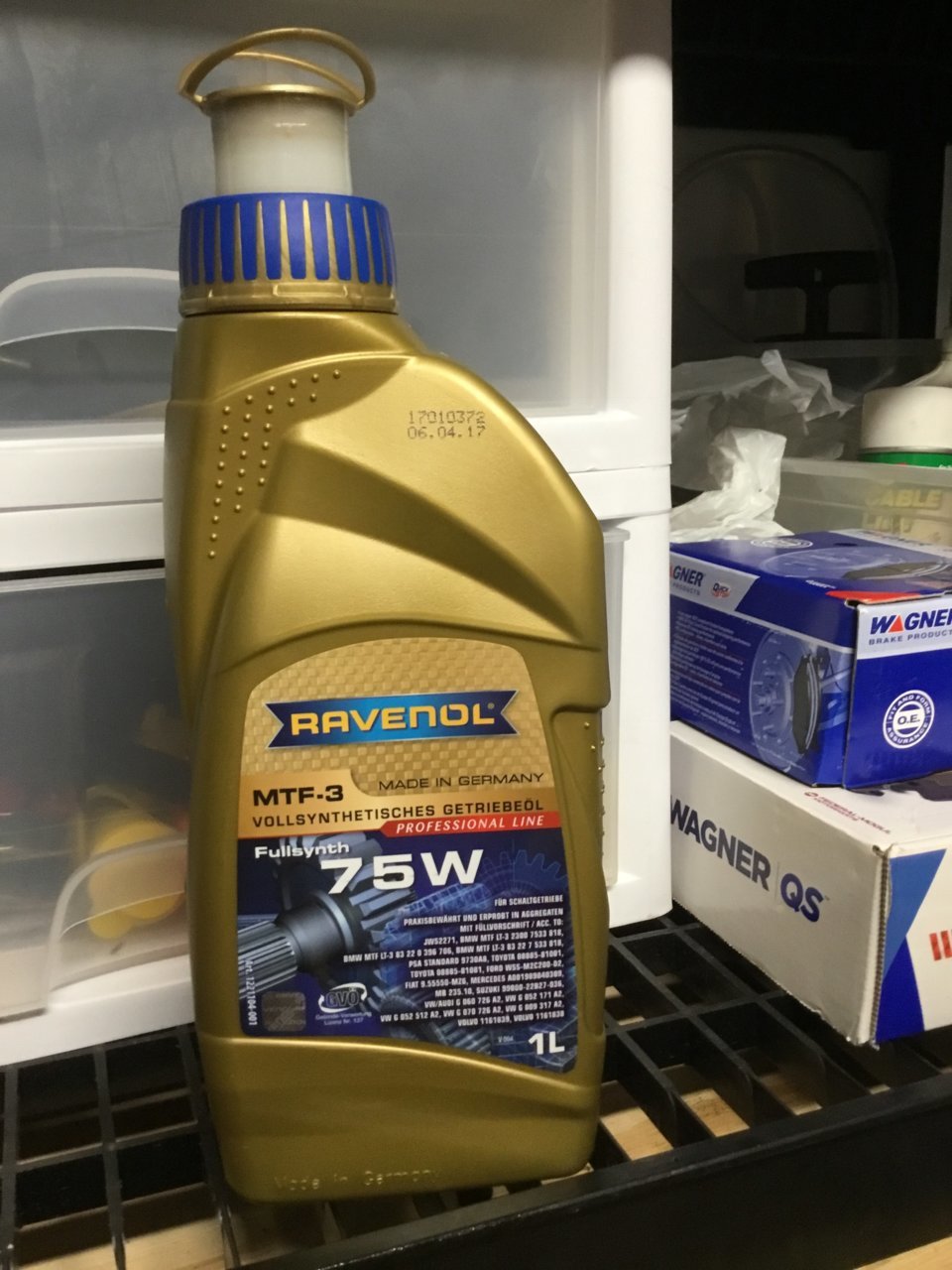 Just changed my transfer case oil on my 5th Gen TRD OR with Redline's MT-LV  (75w GL-4). Great alternative to Toyota's overpriced 75w “liquid gold” at  $80/can. : r/4Runner