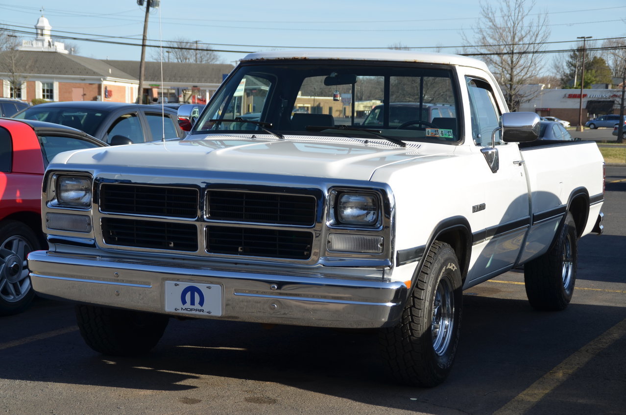 DairyQueenCruiseNightApril12th 1150.jpg