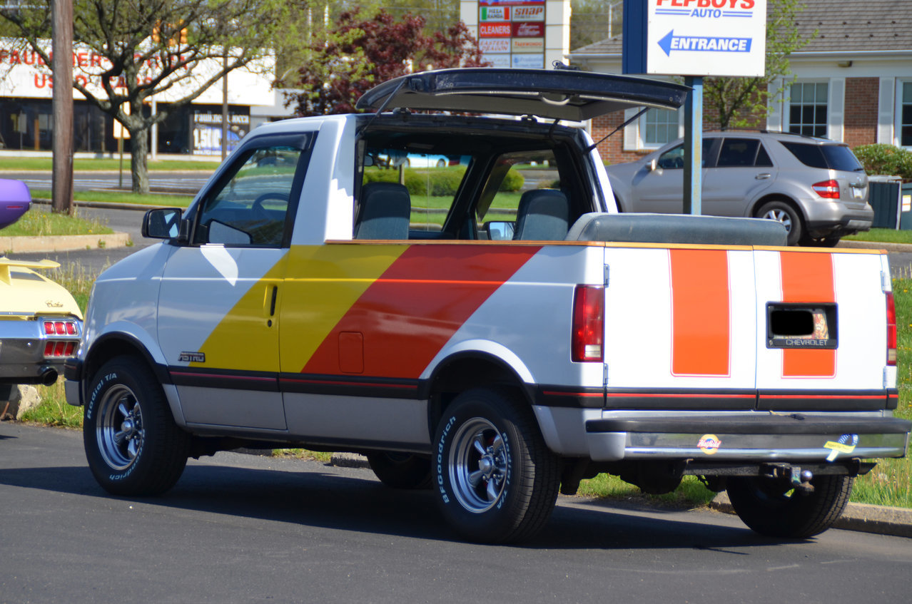 DairyQueenCruiseNightMay11 134.jpg