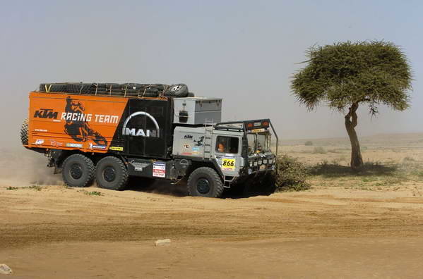 Dakar2006-MAN-Service-Truck.jpg