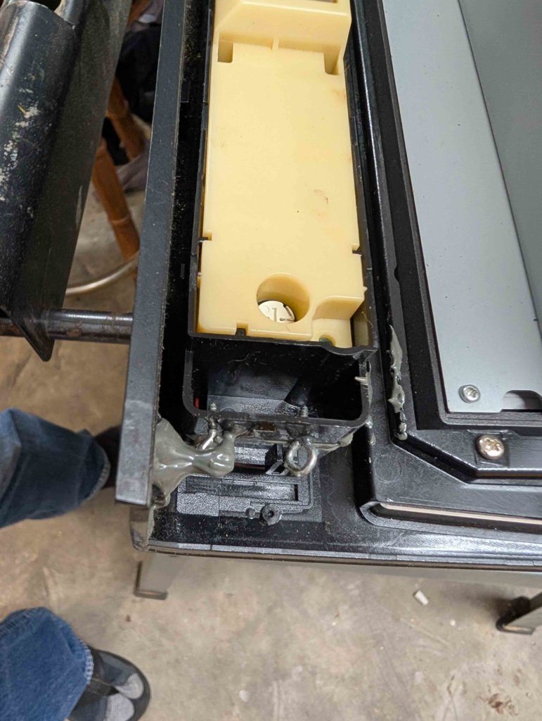 Dasaita 10 flasher mount-1.jpg