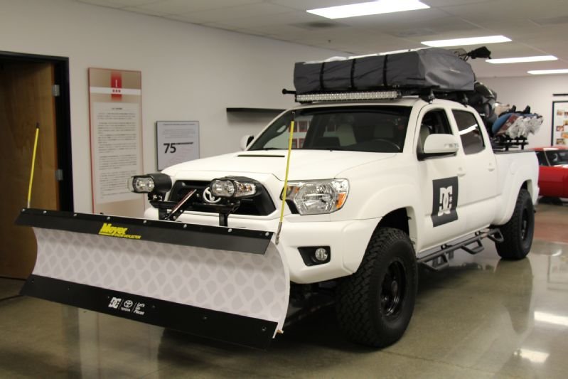 DC_Snow_Toyota_Tacoma_SEMA_front_three_q_79055b3110c4e97493fccb0f0d67d4134339a288.jpg