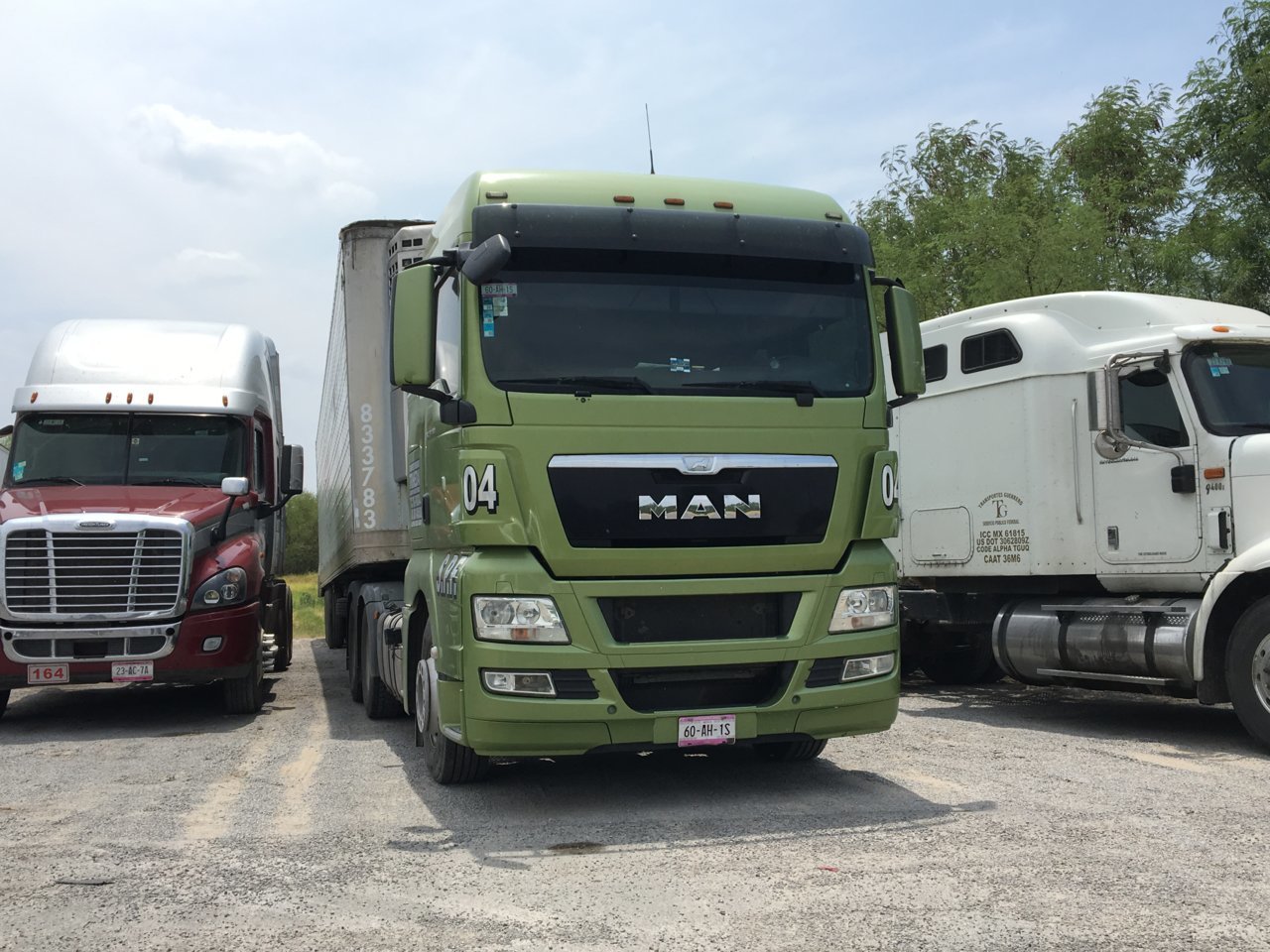 DE2E8F6F-3B12-4DD3-B063-F5AE23783062.jpg