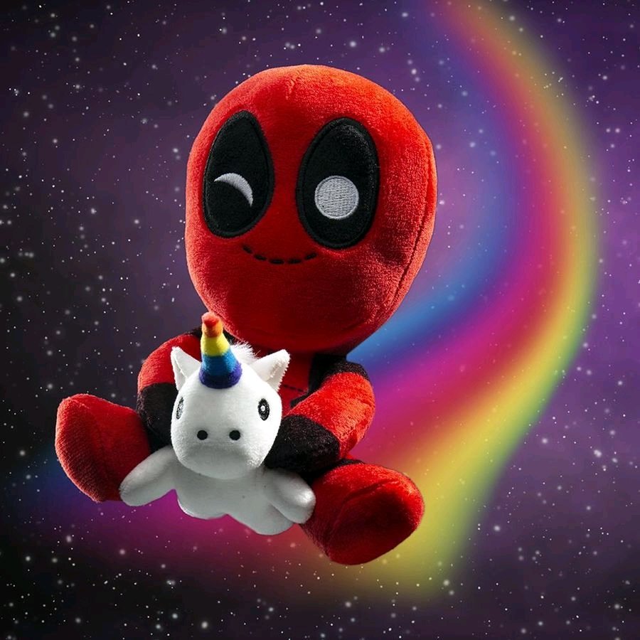 deadpool-hugme.jpg