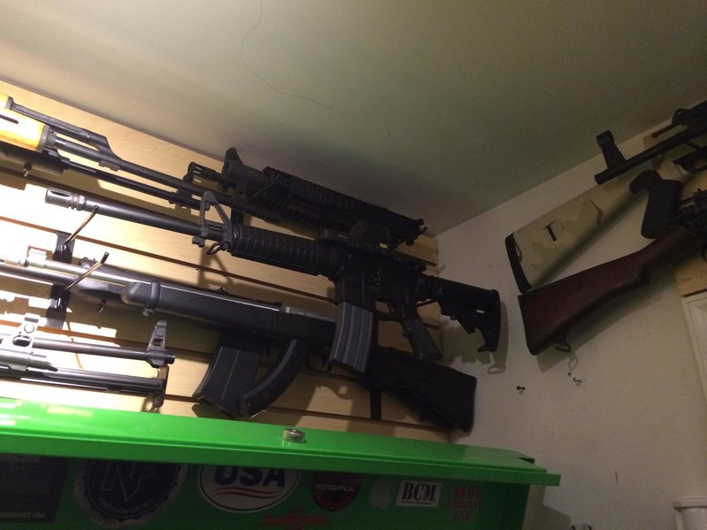 DEC GUNS 009.jpg