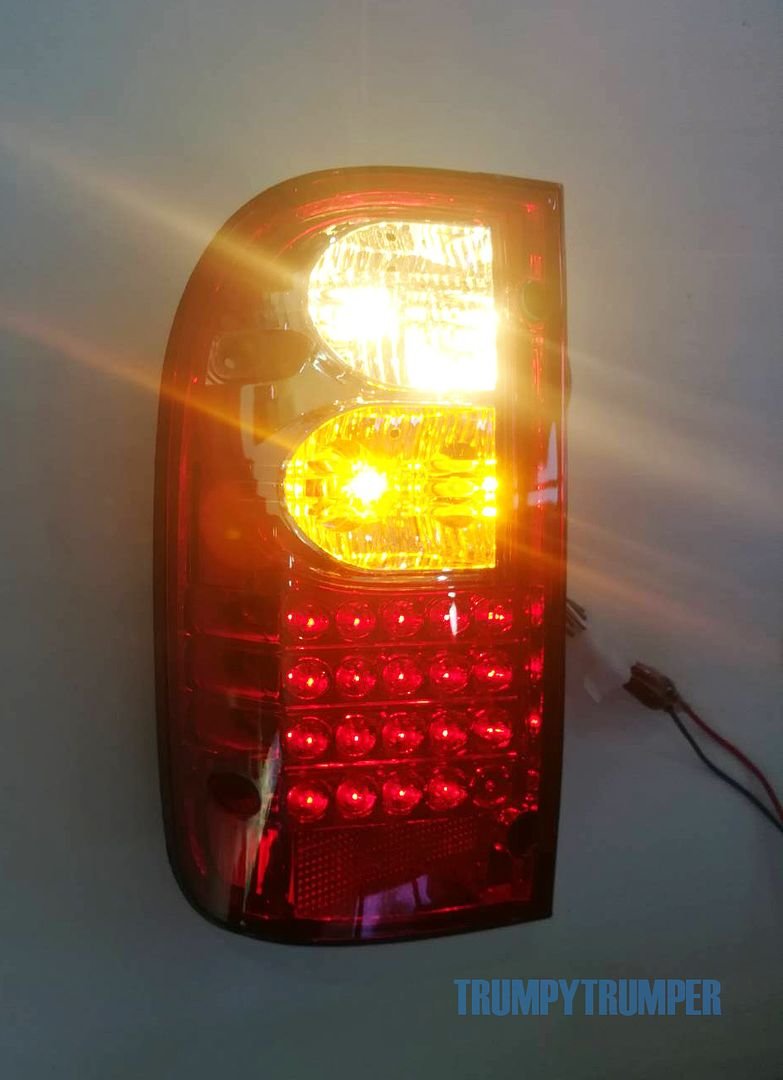 DEPO-LED-TL-HILUX98-RED-04_65100b92452d07fb0b36bc7e1f01dac7244f17f1.jpg