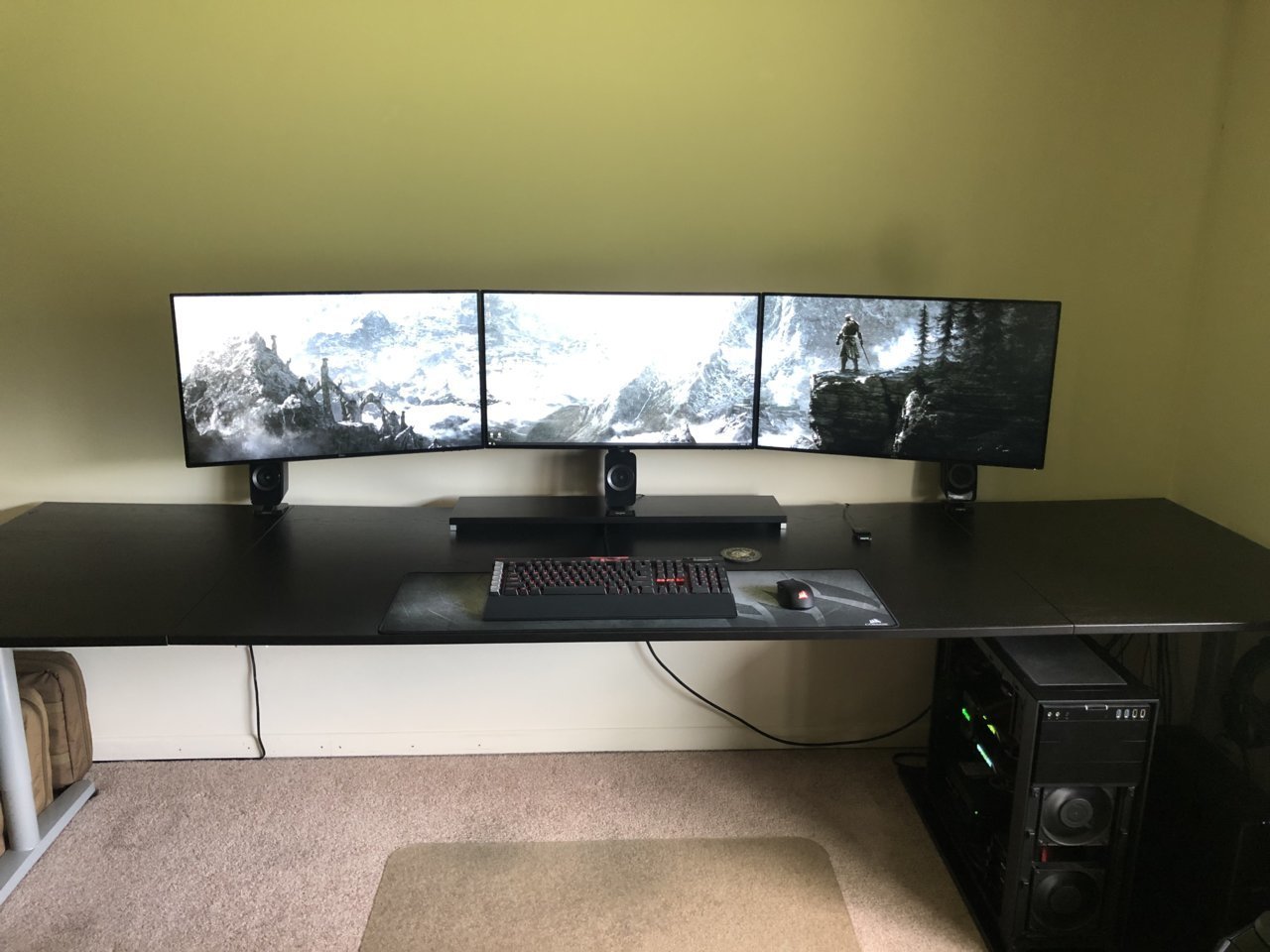 desk1.jpg