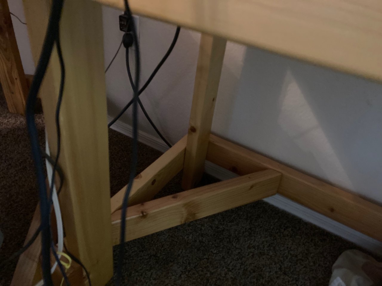 DeskCornerBrace.jpg