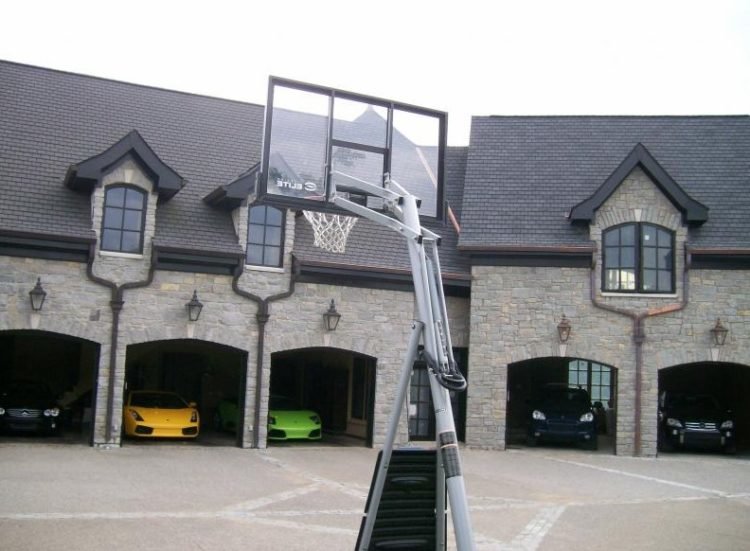 detached-garage-secretentourage-com-.jpg