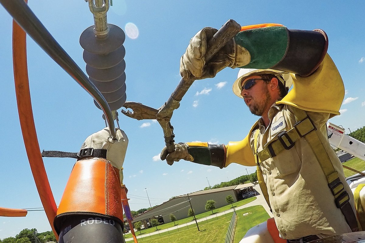detail_bridge_lineman.jpg