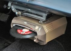 dff1db4e6671ba738e6d14e6b1604369--record-player-vintage-cars.jpg
