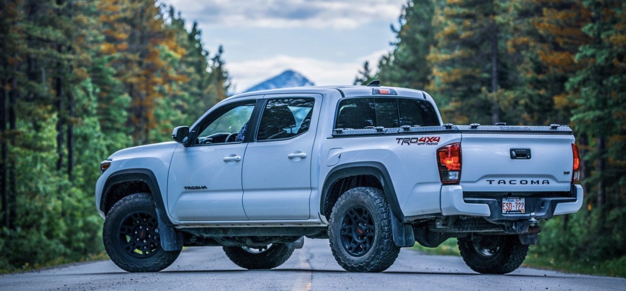 diamond-plate-bed-cover-heavy-duty-toyota-tacoma-HD5-1920.jpg