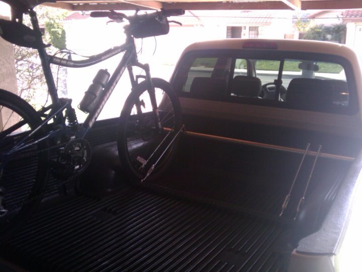 DIY BIKE RACK 01.jpg
