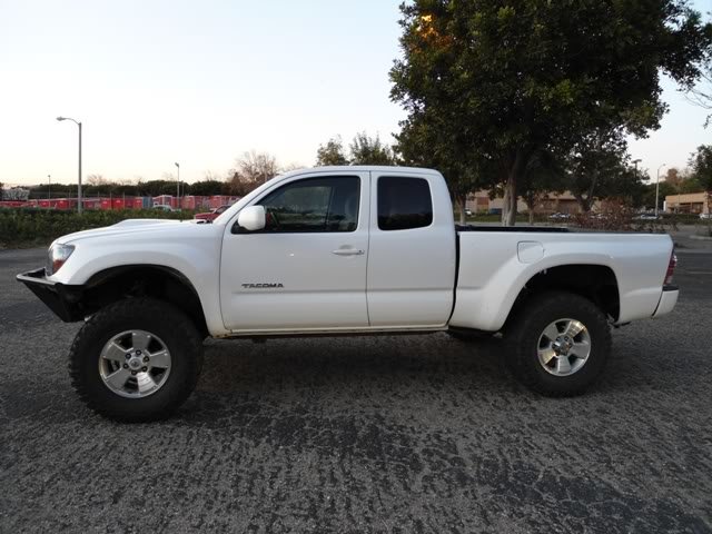 DMZtruck_89d216bee2cd3fa01551d3cd189d8b6960afc4a4.jpg