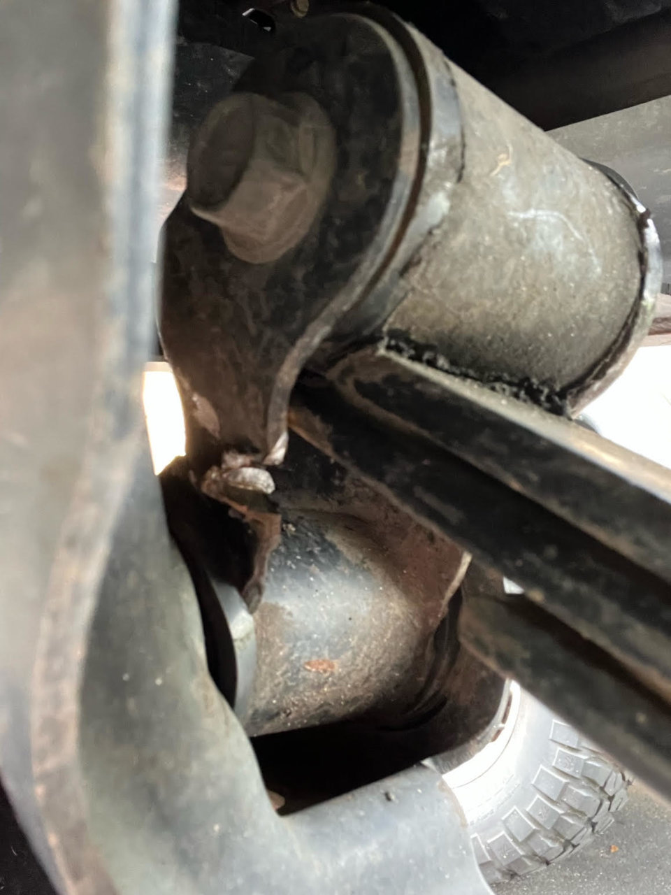 DobinsonL59-112-R-damage1.jpg